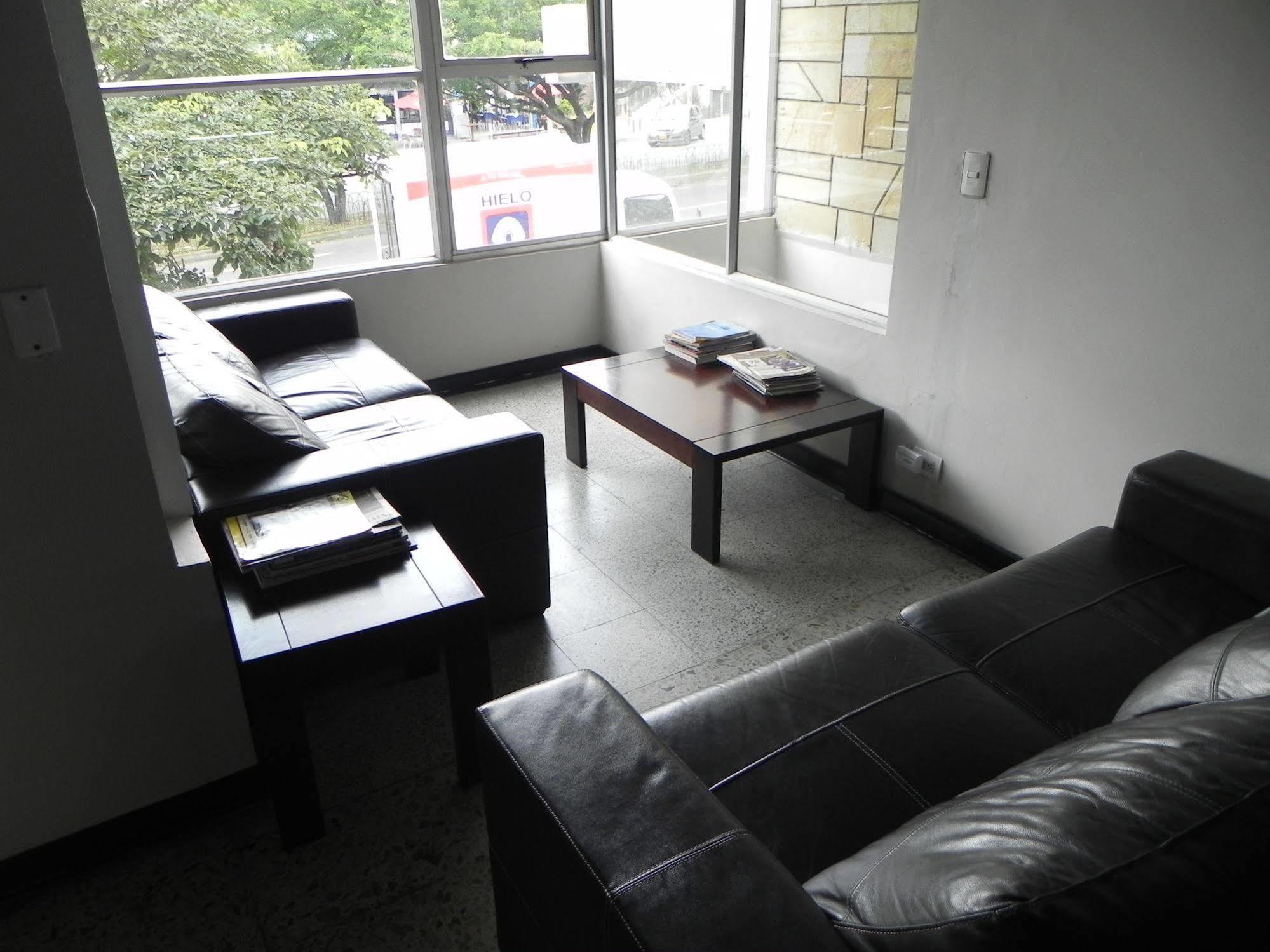 Hostal Tamarindo Inn Medellín Esterno foto