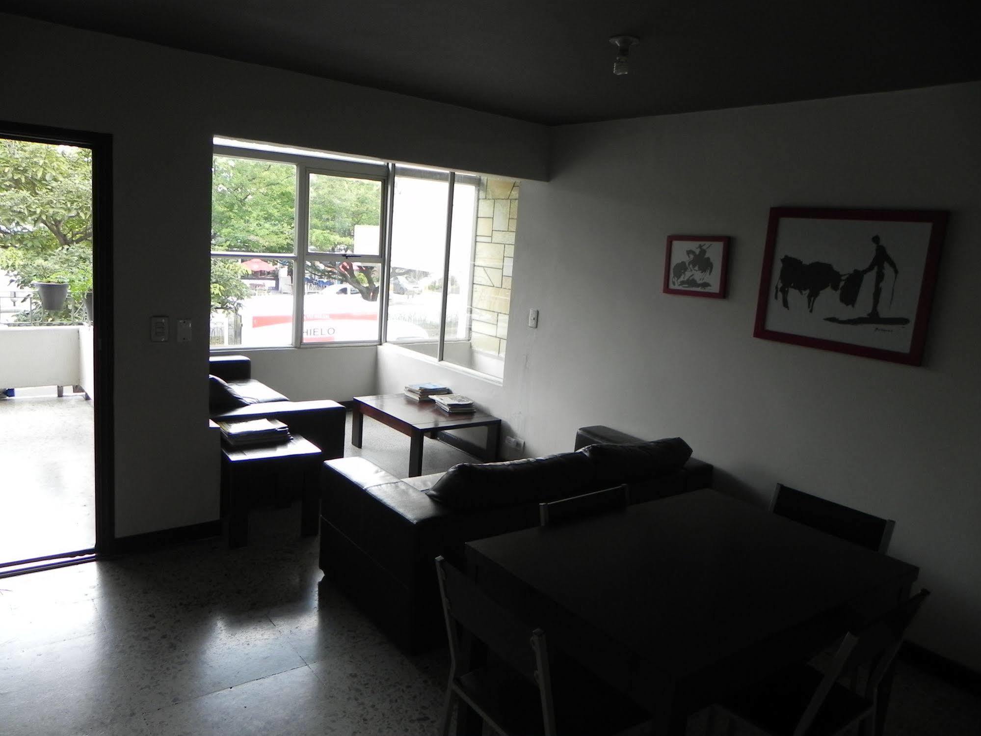 Hostal Tamarindo Inn Medellín Esterno foto
