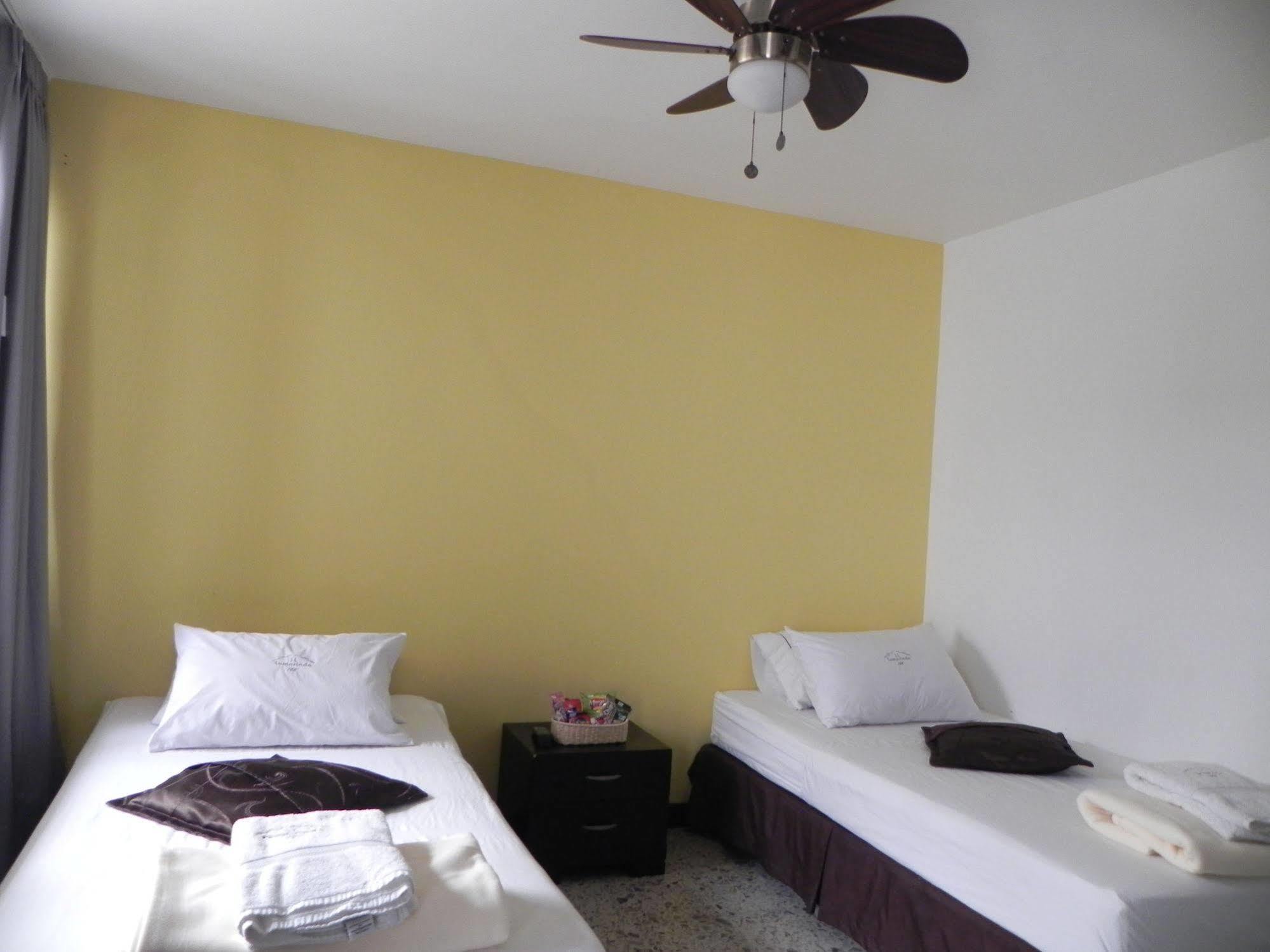 Hostal Tamarindo Inn Medellín Esterno foto