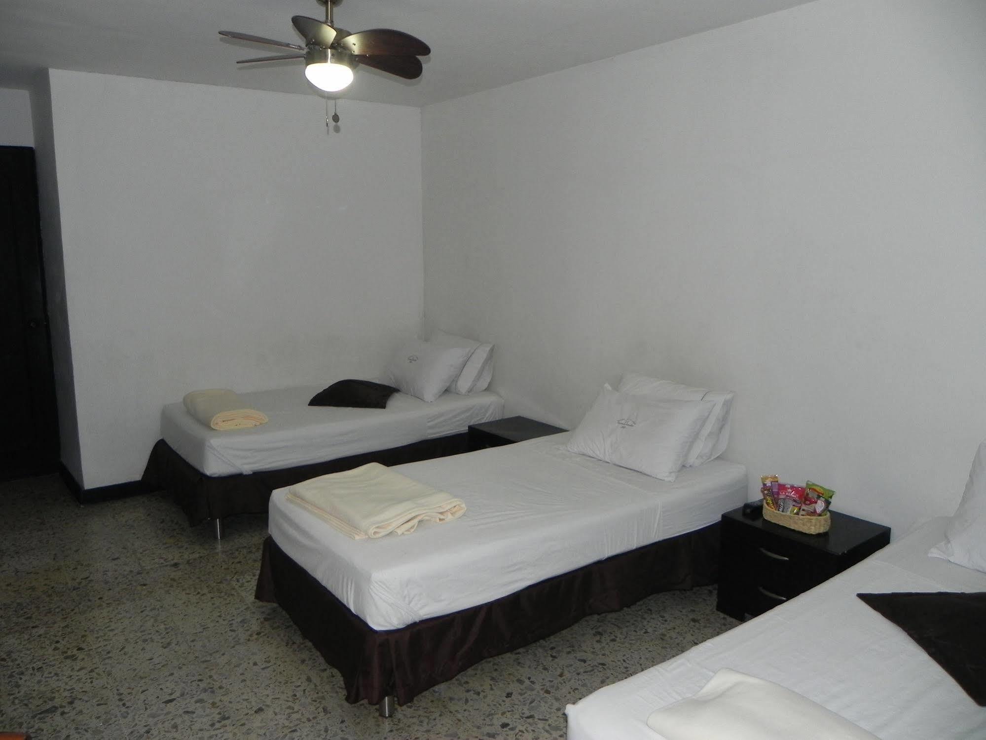 Hostal Tamarindo Inn Medellín Esterno foto