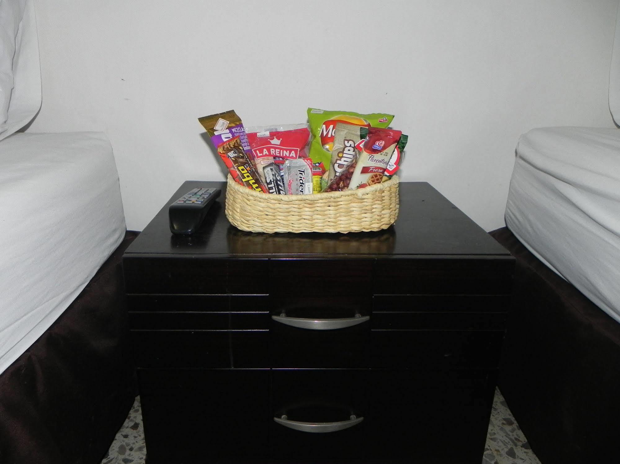 Hostal Tamarindo Inn Medellín Esterno foto